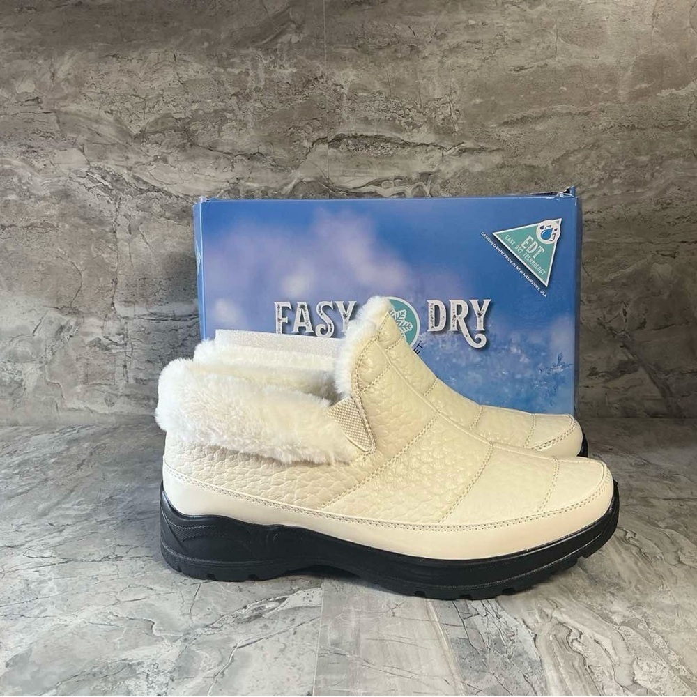 Easy Street Women's Flurry Waterproof Booties - Picture 8 of 8